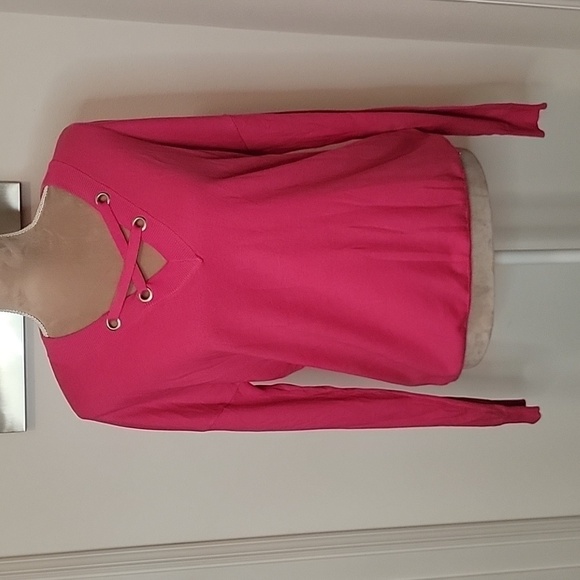 Michael Michael Kors Bright Pink Long Sleeved V-Neck Sweater, Size M, EUC - Picture 7 of 9